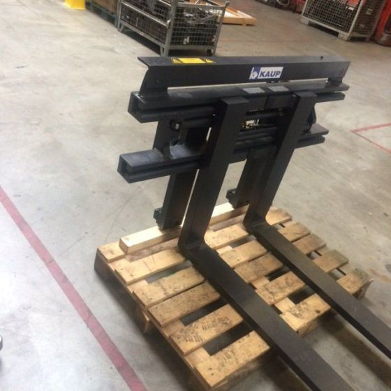 Kaup Fork positioner - Attachment for Material handling equipment: picture 4 Kaup Fork positioner - Attachment for Material handling equipment: picture 4