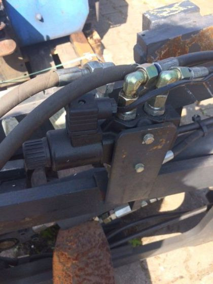 Lück Isah Turn-a-load - Attachment for Material handling equipment: picture 1 Lück Isah Turn-a-load - Attachment for Material handling equipment: picture 1