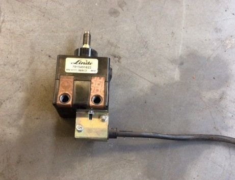 Emergency stop switch for Linde L14-16, Series 372 - Electrical system for Material handling equipment: picture 1 Emergency stop switch for Linde L14-16, Series 372 - Electrical system for Material handling equipment: picture 1