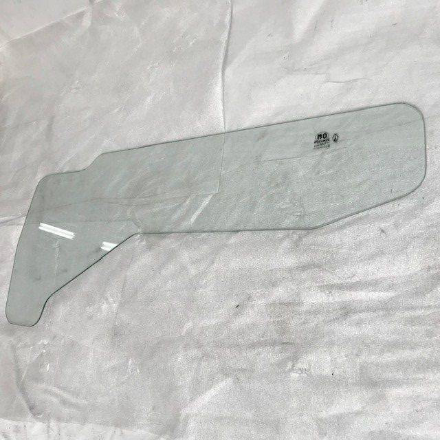 Glass for Komatsu/Fiat - Window and parts for Material handling equipment: picture 1 Glass for Komatsu/Fiat - Window and parts for Material handling equipment: picture 1