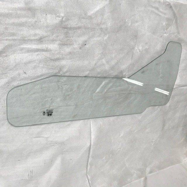 Glass for Komatsu/Fiat - Window and parts for Material handling equipment: picture 2 Glass for Komatsu/Fiat - Window and parts for Material handling equipment: picture 2