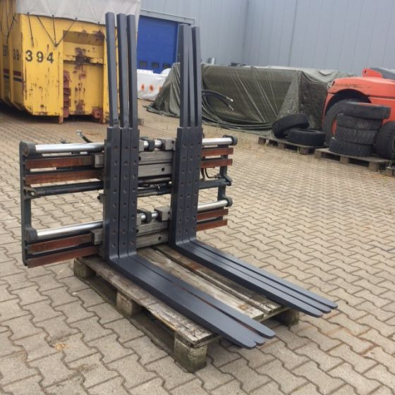Kaup Triple pallet Handler with Pantograph - Forks for Material handling equipment: picture 3 Kaup Triple pallet Handler with Pantograph - Forks for Material handling equipment: picture 3