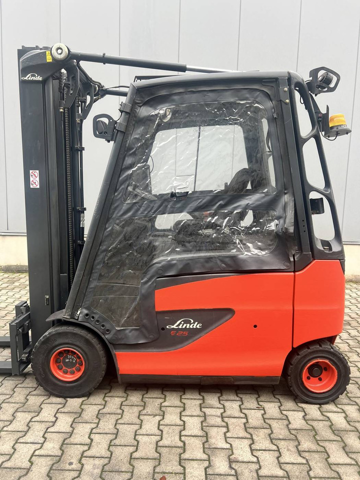 Linde E25/600HL (387) - Electric forklift: picture 3 Linde E25/600HL (387) - Electric forklift: picture 3