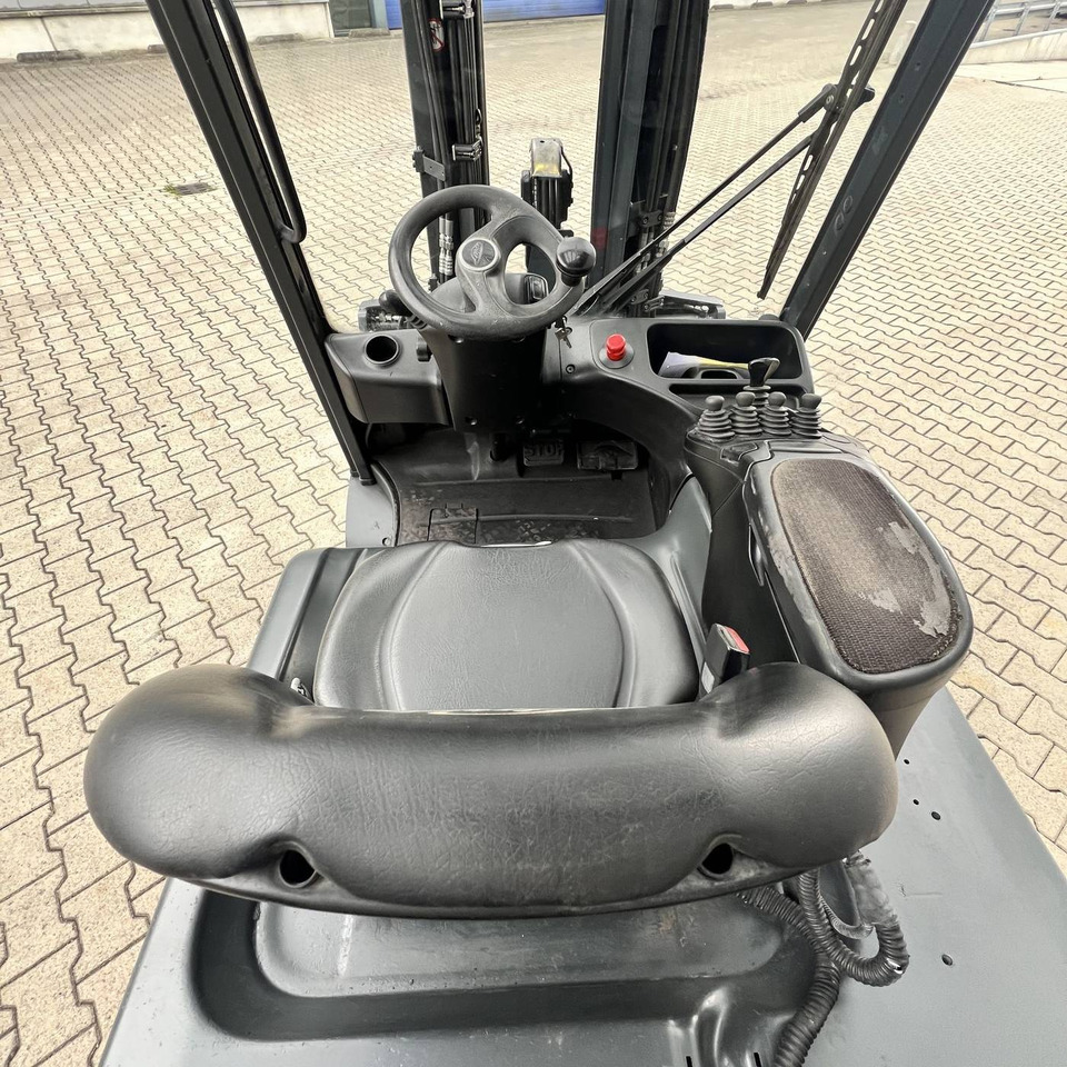 Linde E25L (387) - Electric forklift: picture 5 Linde E25L (387) - Electric forklift: picture 5
