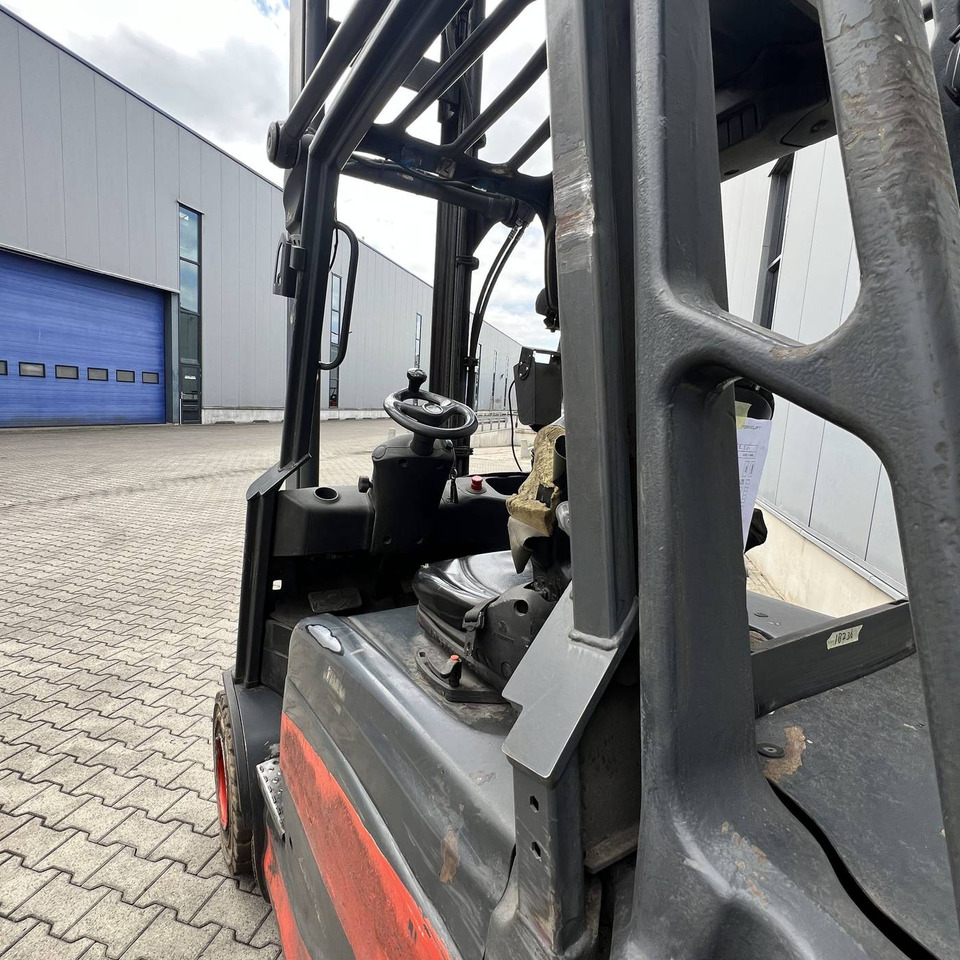 Electric forklift Linde E30/600H (387): picture 8 Electric forklift Linde E30/600H (387): picture 8