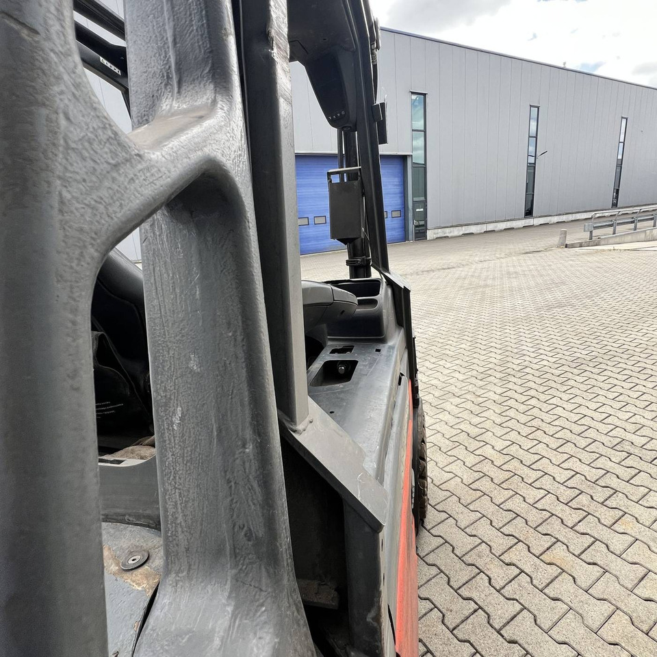 Electric forklift Linde E30/600H (387): picture 9 Electric forklift Linde E30/600H (387): picture 9