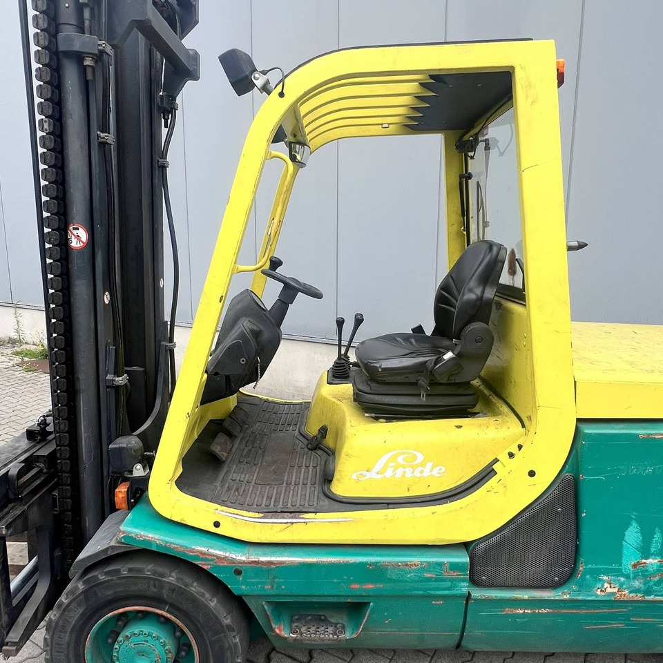 Linde E48P (337) - Electric forklift: picture 5 Linde E48P (337) - Electric forklift: picture 5