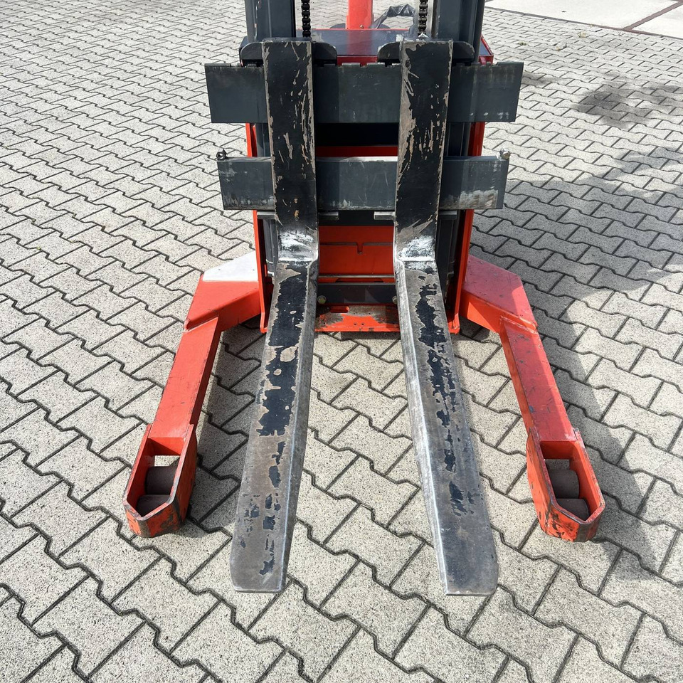 Linde L16AS (141) - Stacker: picture 4 Linde L16AS (141) - Stacker: picture 4