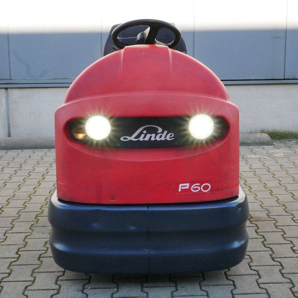 Linde P60Z (126) - Tow tractor: picture 3 Linde P60Z (126) - Tow tractor: picture 3