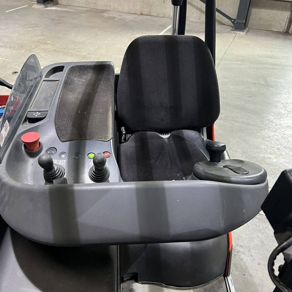 Linde R16HD (1120) - Reach truck: picture 5 Linde R16HD (1120) - Reach truck: picture 5