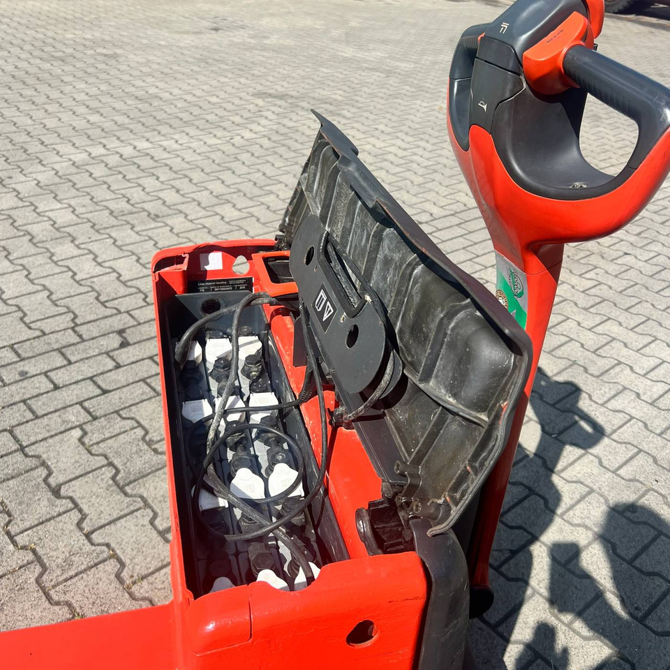 Pallet truck Linde T16 (1152): picture 6