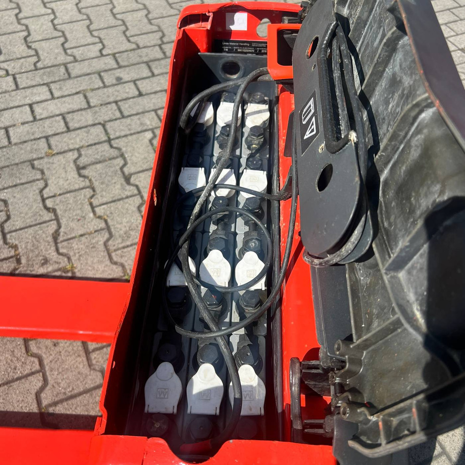 Pallet truck Linde T16 (1152): picture 7