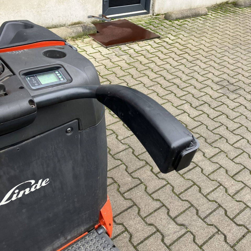 Pallet truck Linde T30AP (131): picture 8 Pallet truck Linde T30AP (131): picture 8