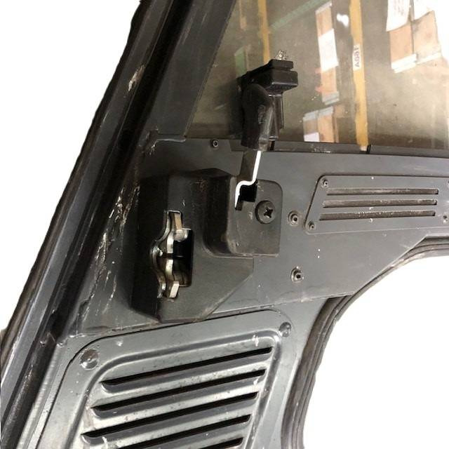 Right door for Linde 387 /388 series - Door and parts for Material handling equipment: picture 4 Right door for Linde 387 /388 series - Door and parts for Material handling equipment: picture 4