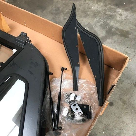 Set of right and left for Komatsu - Door and parts for Material handling equipment: picture 2 Set of right and left for Komatsu - Door and parts for Material handling equipment: picture 2