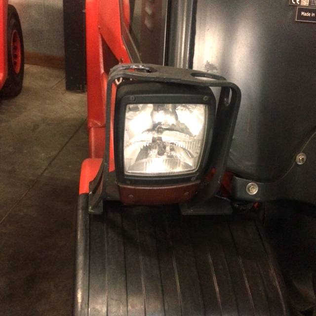 Spotlight front roadlamp for Linde H50-80, Series 396 - Lights/ Lighting for Material handling equipment: picture 5 Spotlight front roadlamp for Linde H50-80, Series 396 - Lights/ Lighting for Material handling equipment: picture 5