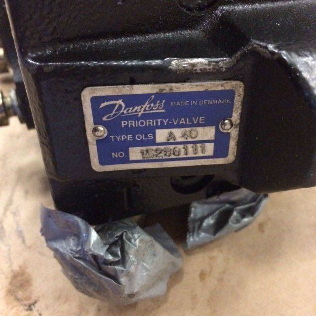 Steering unit with priority valve for Still R50-16 - Steering for Material handling equipment: picture 5 Steering unit with priority valve for Still R50-16 - Steering for Material handling equipment: picture 5