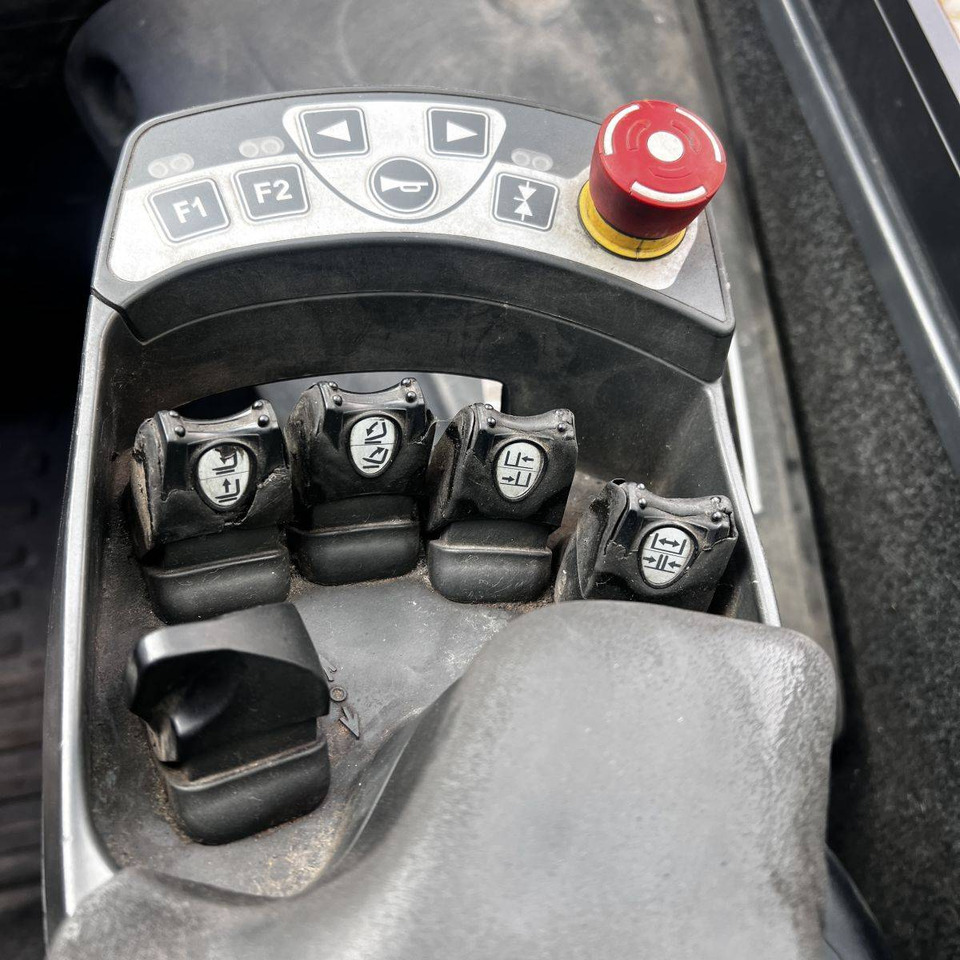 Diesel forklift Still RX70-50/600: picture 7