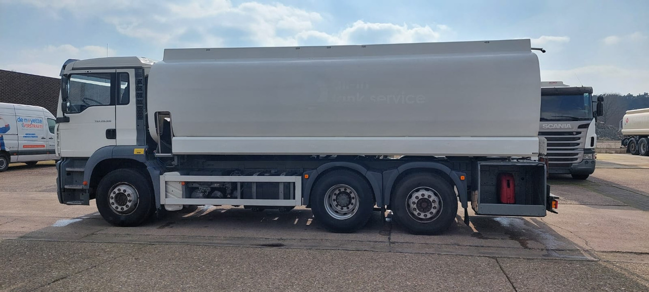 Tank truck MAN HS 26 FNLC: picture 11