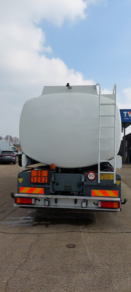 Tank truck MAN HS 26 FNLC: picture 9