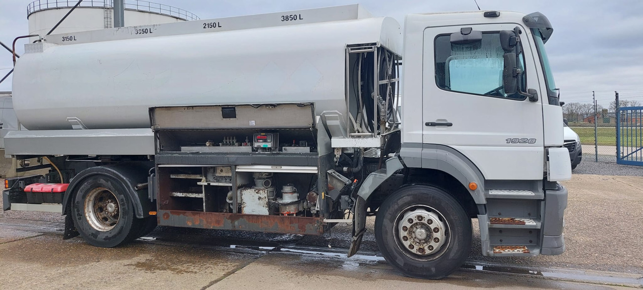 Tank truck MERCEDES: picture 7