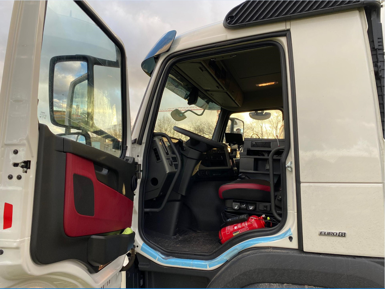 VOLVO FM - Tank truck: picture 2 VOLVO FM - Tank truck: picture 2