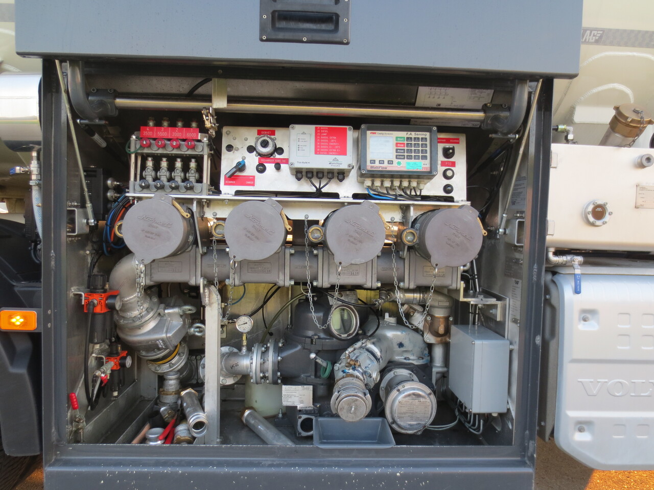 VOLVO FM - Tank truck: picture 5 VOLVO FM - Tank truck: picture 5