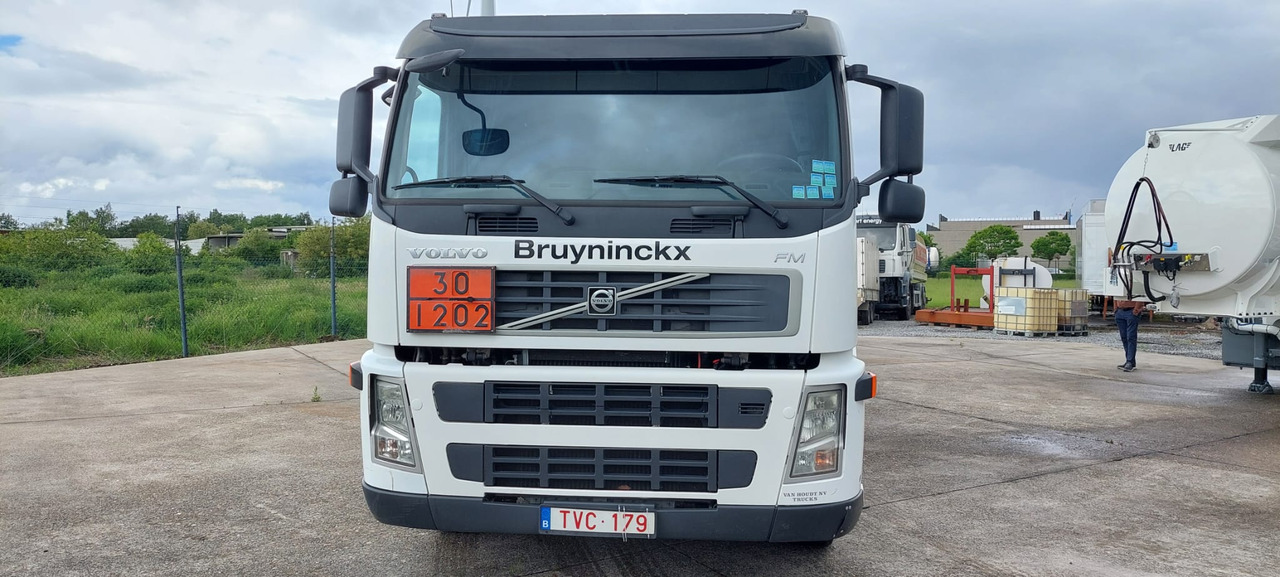 VOLVO FM - Tank truck: picture 4 VOLVO FM - Tank truck: picture 4