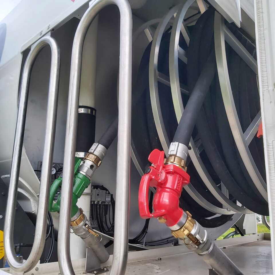 VOLVO FM430HP - Tank truck: picture 3 VOLVO FM430HP - Tank truck: picture 3