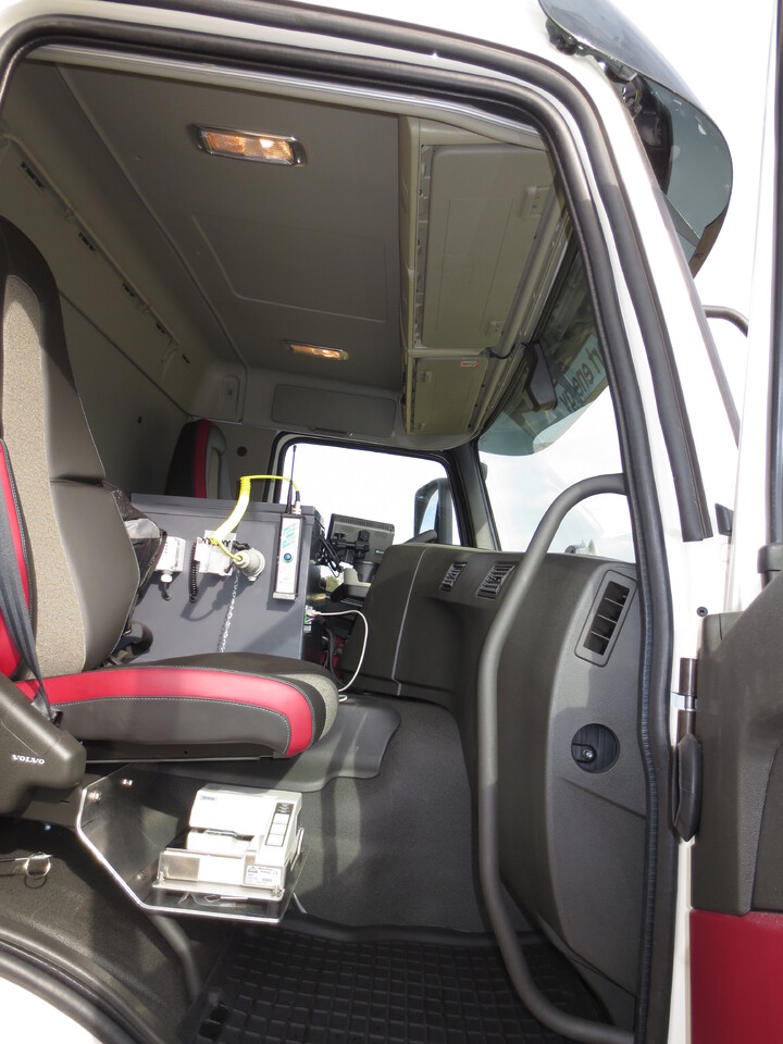 Tank truck Volvo FM: picture 6