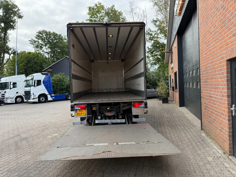 Box truck MAN TGS 26.320 EEV Koffer Stuuras AHK 3.000KG LBW 370.859 KM! NL Truck: picture 10