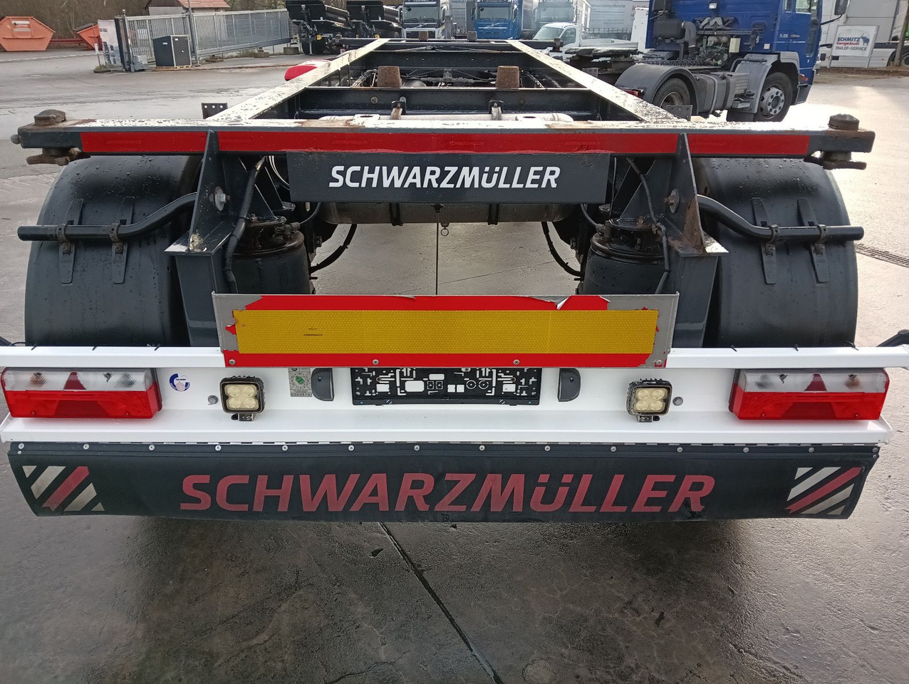 Schwarzmüller 2-A BDF 1,22/1,32 ALCOA Alufelgen ADR 120tkm TÜV Schwarzmüller 2-A BDF 1,22/1,32 ALCOA Alufelgen ADR 120tkm TÜV - Container transporter/ Swap body trailer: picture 2 Schwarzmüller 2-A BDF 1,22/1,32 ALCOA Alufelgen ADR 120tkm TÜV Schwarzmüller 2-A BDF 1,22/1,32 ALCOA Alufelgen ADR 120tkm TÜV - Container transporter/ Swap body trailer: picture 2