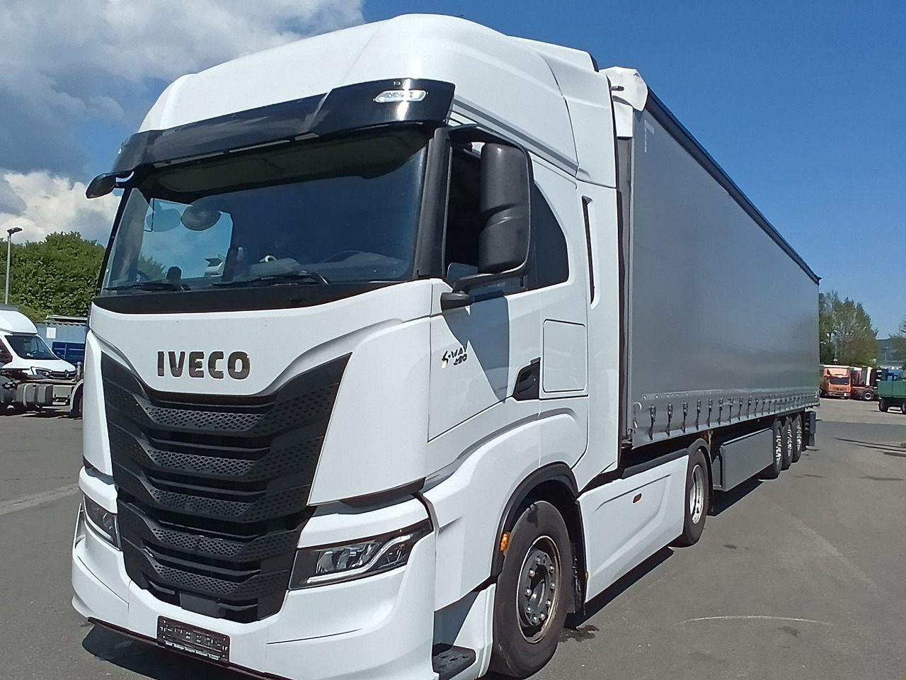 Iveco S-WAY AS440 P490 INTARDERSpoilerStandklima 2xTan - Tractor unit: picture 1 Iveco S-WAY AS440 P490 INTARDERSpoilerStandklima 2xTan - Tractor unit: picture 1