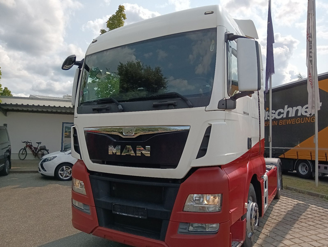 MAN TGX 18:440 BLS INTARDER Vollspoiler Reifen70-90% MAN TGX 18:440 BLS INTARDER Vollspoiler Reifen70-90% - Tractor unit: picture 1 MAN TGX 18:440 BLS INTARDER Vollspoiler Reifen70-90% MAN TGX 18:440 BLS INTARDER Vollspoiler Reifen70-90% - Tractor unit: picture 1