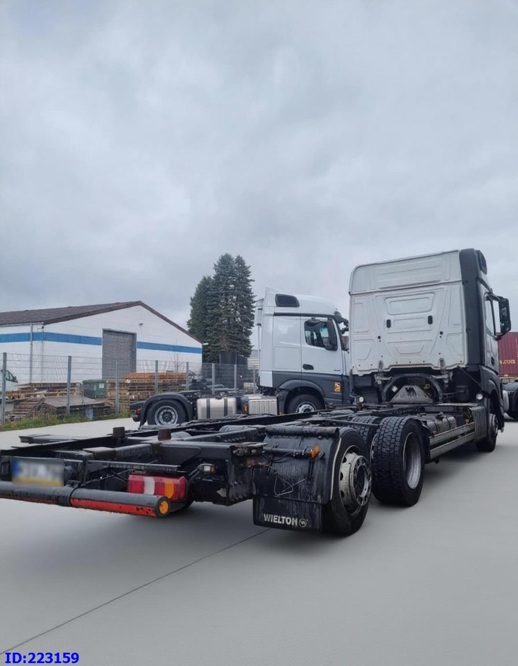 MERCEDES-BENZ Actros 2542 BDF 6x2 Euro6 - Cab chassis truck: picture 5 MERCEDES-BENZ Actros 2542 BDF 6x2 Euro6 - Cab chassis truck: picture 5