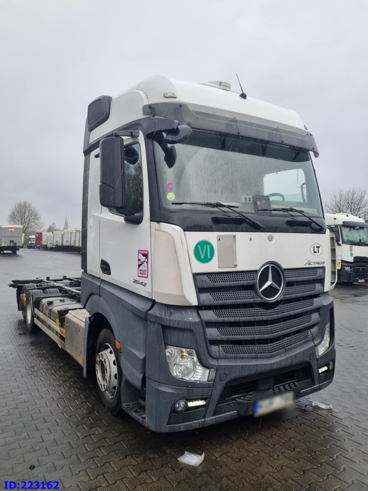 MERCEDES-BENZ Actros 2542 BDF 6x2 Euro6 - Cab chassis truck: picture 2 MERCEDES-BENZ Actros 2542 BDF 6x2 Euro6 - Cab chassis truck: picture 2