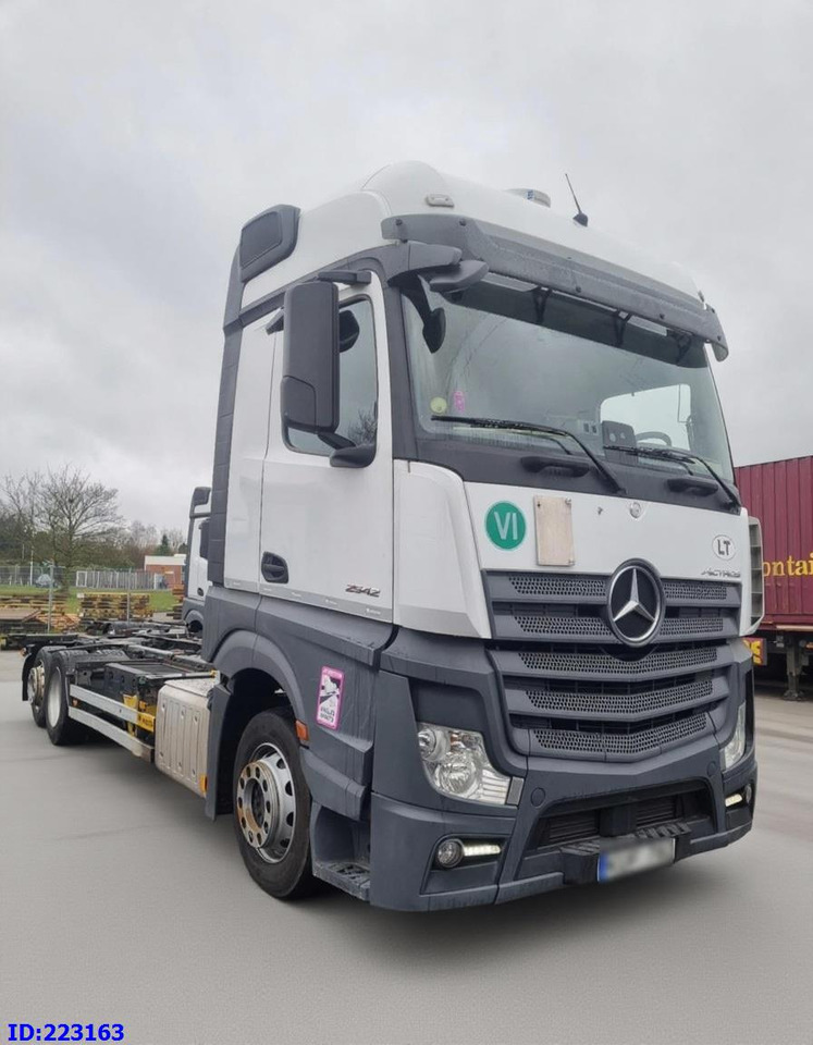 MERCEDES-BENZ Actros 2542 BDF 6x2 Euro6 - Cab chassis truck: picture 1 MERCEDES-BENZ Actros 2542 BDF 6x2 Euro6 - Cab chassis truck: picture 1
