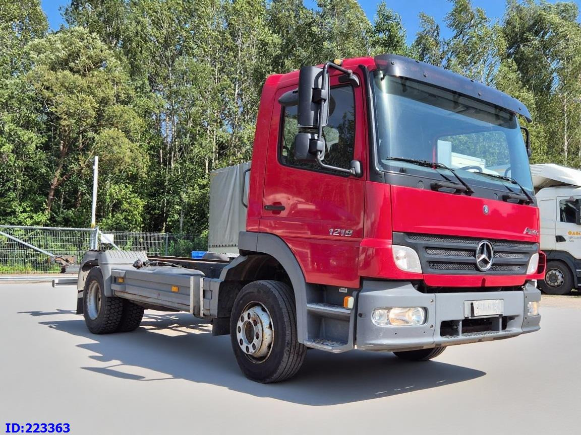 MERCEDES-BENZ Atego 1218 - Full steel - Manual (3 seats) - Cab chassis truck: picture 4 MERCEDES-BENZ Atego 1218 - Full steel - Manual (3 seats) - Cab chassis truck: picture 4