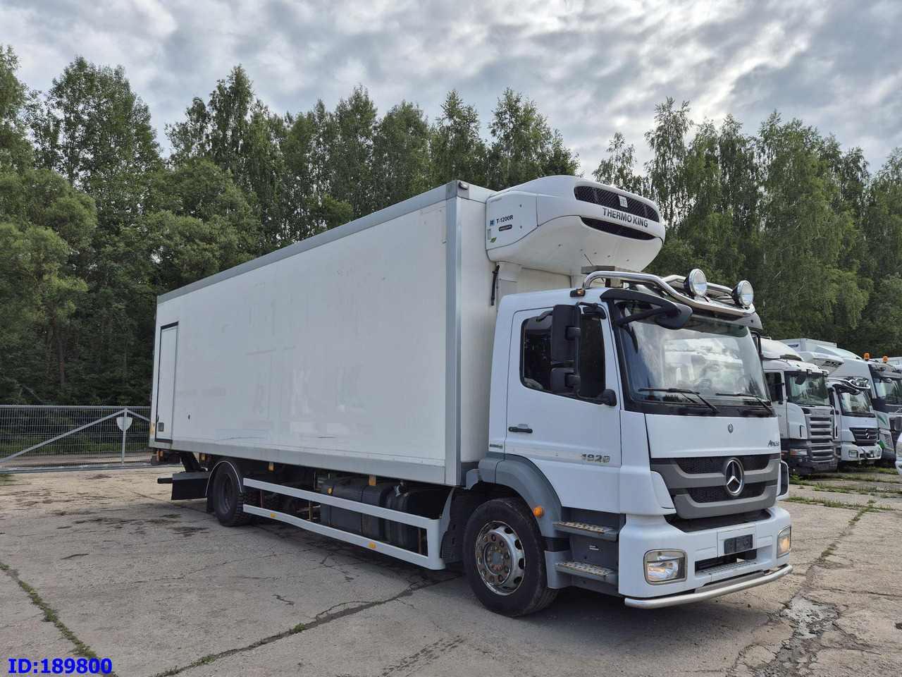 MERCEDES-BENZ Axor 1829 Euro5 Manual + Tail lift - Refrigerator truck: picture 4 MERCEDES-BENZ Axor 1829 Euro5 Manual + Tail lift - Refrigerator truck: picture 4