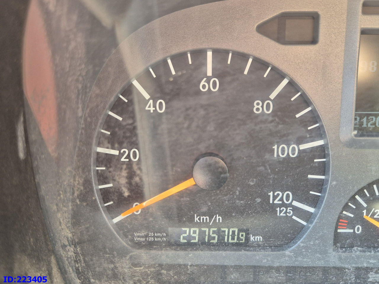 Cab chassis truck MERCEDES-BENZ Axor 2633 6x4 Full steel: picture 11 Cab chassis truck MERCEDES-BENZ Axor 2633 6x4 Full steel: picture 11