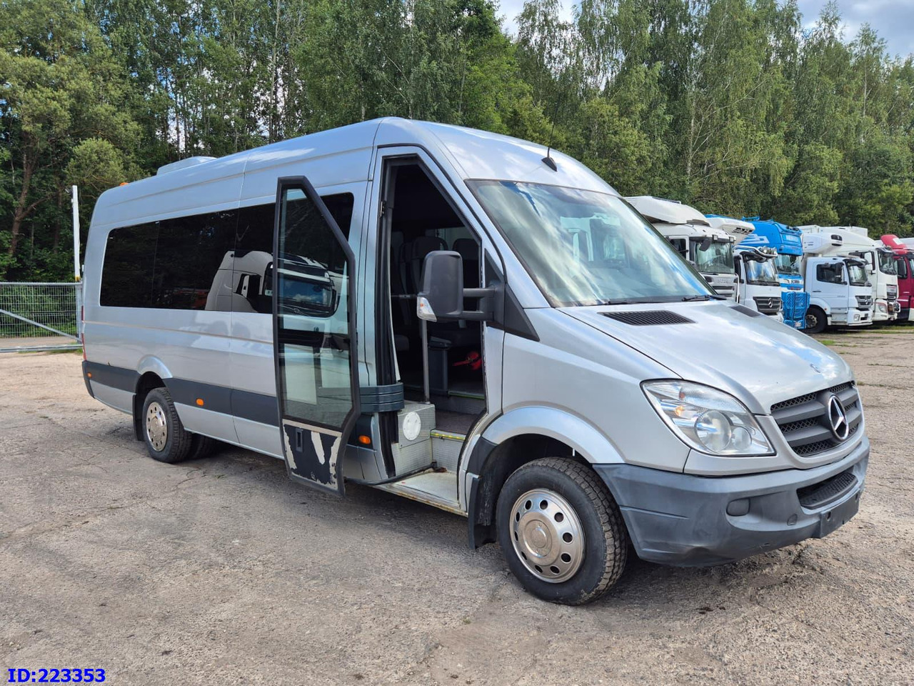 MERCEDES-BENZ Sprinter 518 - 23 Seater - Coach: picture 4 MERCEDES-BENZ Sprinter 518 - 23 Seater - Coach: picture 4