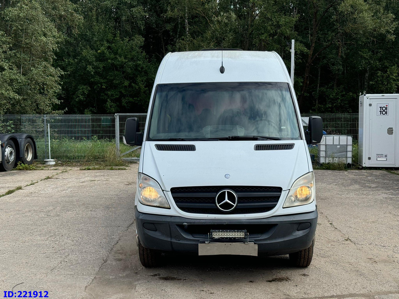 MERCEDES-BENZ Sprinter 518 VIP 17-Place - Minibus, Passenger van: picture 2 MERCEDES-BENZ Sprinter 518 VIP 17-Place - Minibus, Passenger van: picture 2