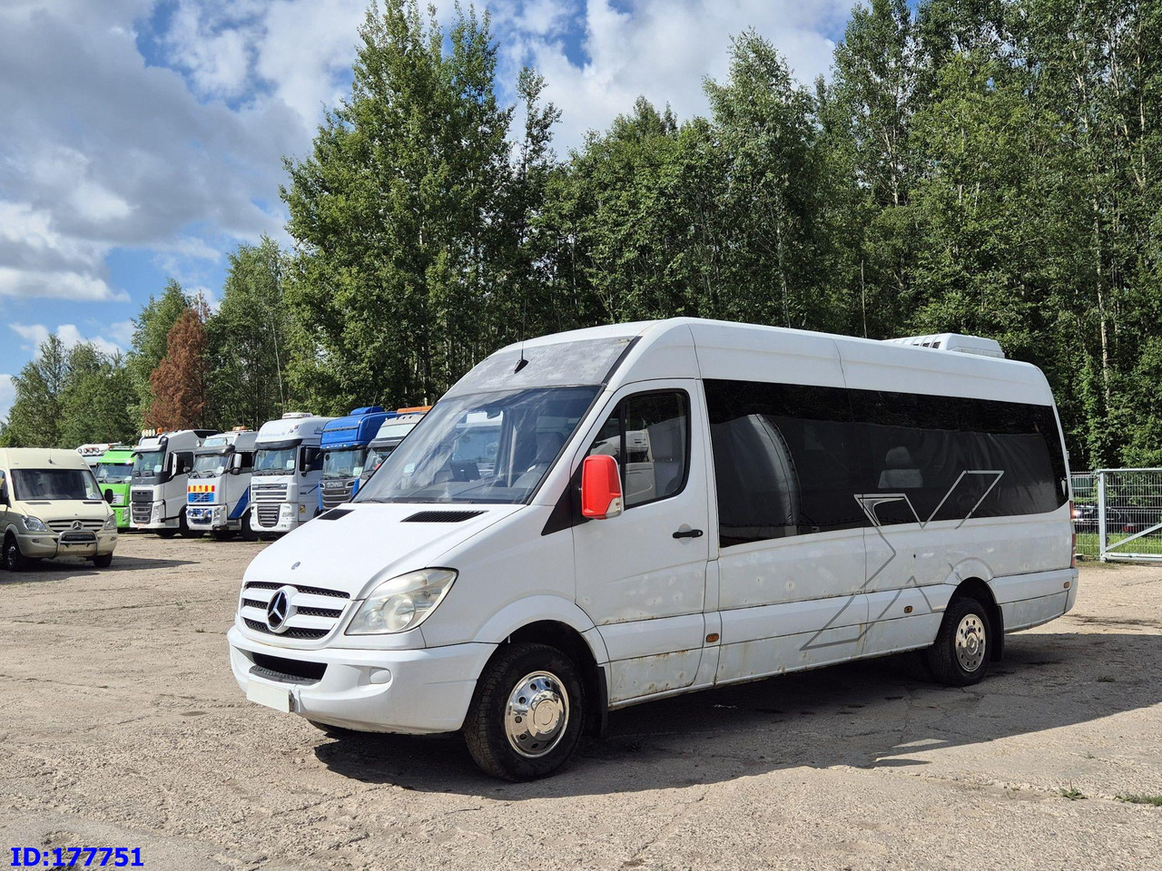 MERCEDES-BENZ Sprinter 518 - VIP - 17-seater - Coach: picture 1 MERCEDES-BENZ Sprinter 518 - VIP - 17-seater - Coach: picture 1