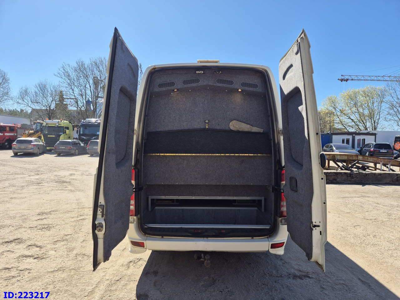 MERCEDES-BENZ Sprinter 518 VIP Prostyle 17-Place (Motor defekt) - Coach: picture 5 MERCEDES-BENZ Sprinter 518 VIP Prostyle 17-Place (Motor defekt) - Coach: picture 5