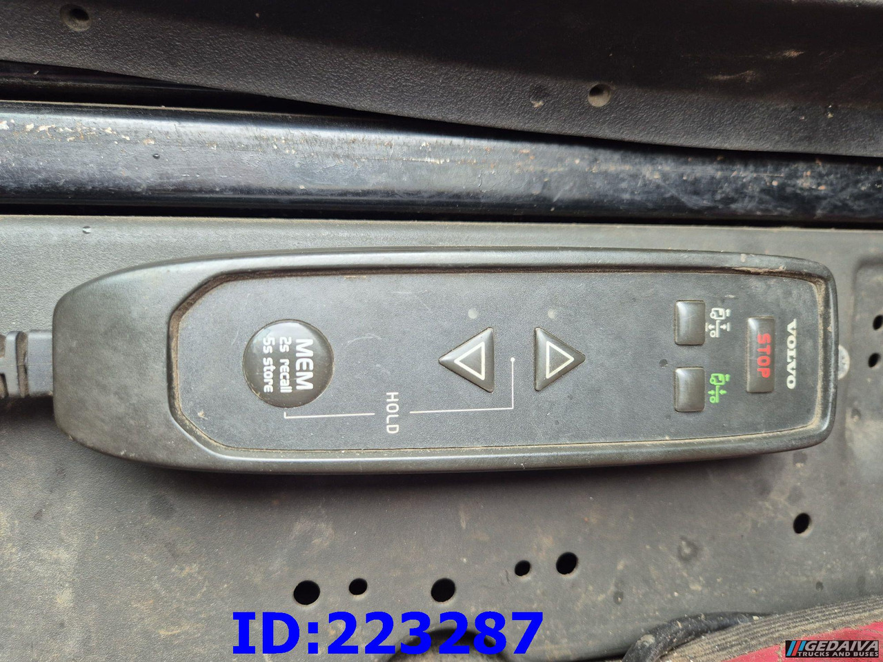 Cab chassis truck VOLVO FH13 540HP  - 10 tyre (2pcs. available): picture 9