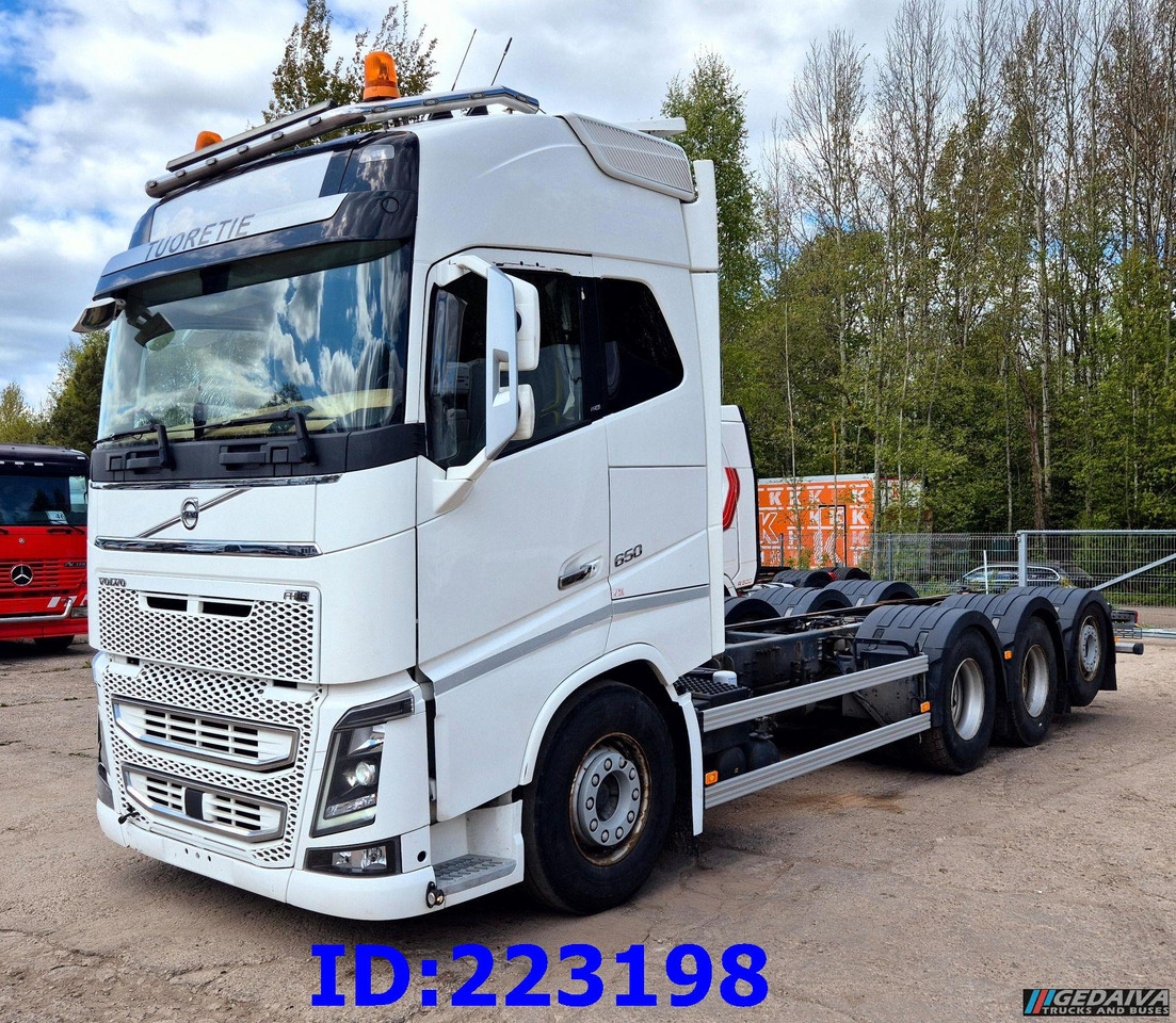 VOLVO FH16 650HP 8X4 (Steering axle) - Cab chassis truck: picture 1 VOLVO FH16 650HP 8X4 (Steering axle) - Cab chassis truck: picture 1