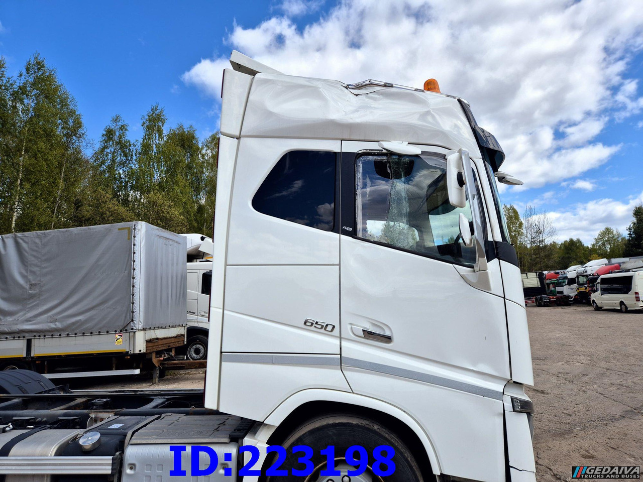 VOLVO FH16 650HP 8X4 (Steering axle) - Cab chassis truck: picture 5 VOLVO FH16 650HP 8X4 (Steering axle) - Cab chassis truck: picture 5