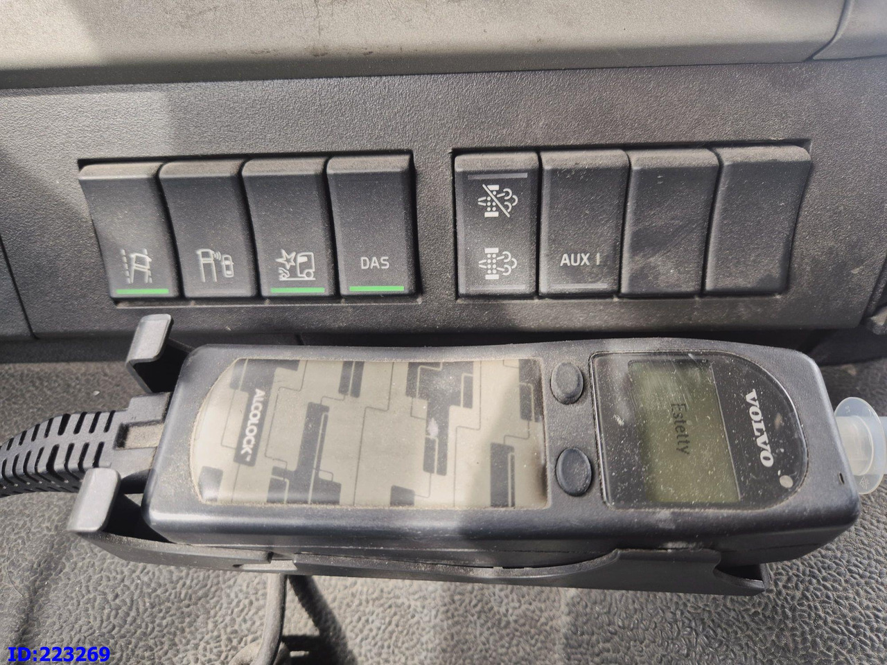 Cab chassis truck VOLVO FM13 500HP 8x2 (2 steering axels): picture 18 Cab chassis truck VOLVO FM13 500HP 8x2 (2 steering axels): picture 18