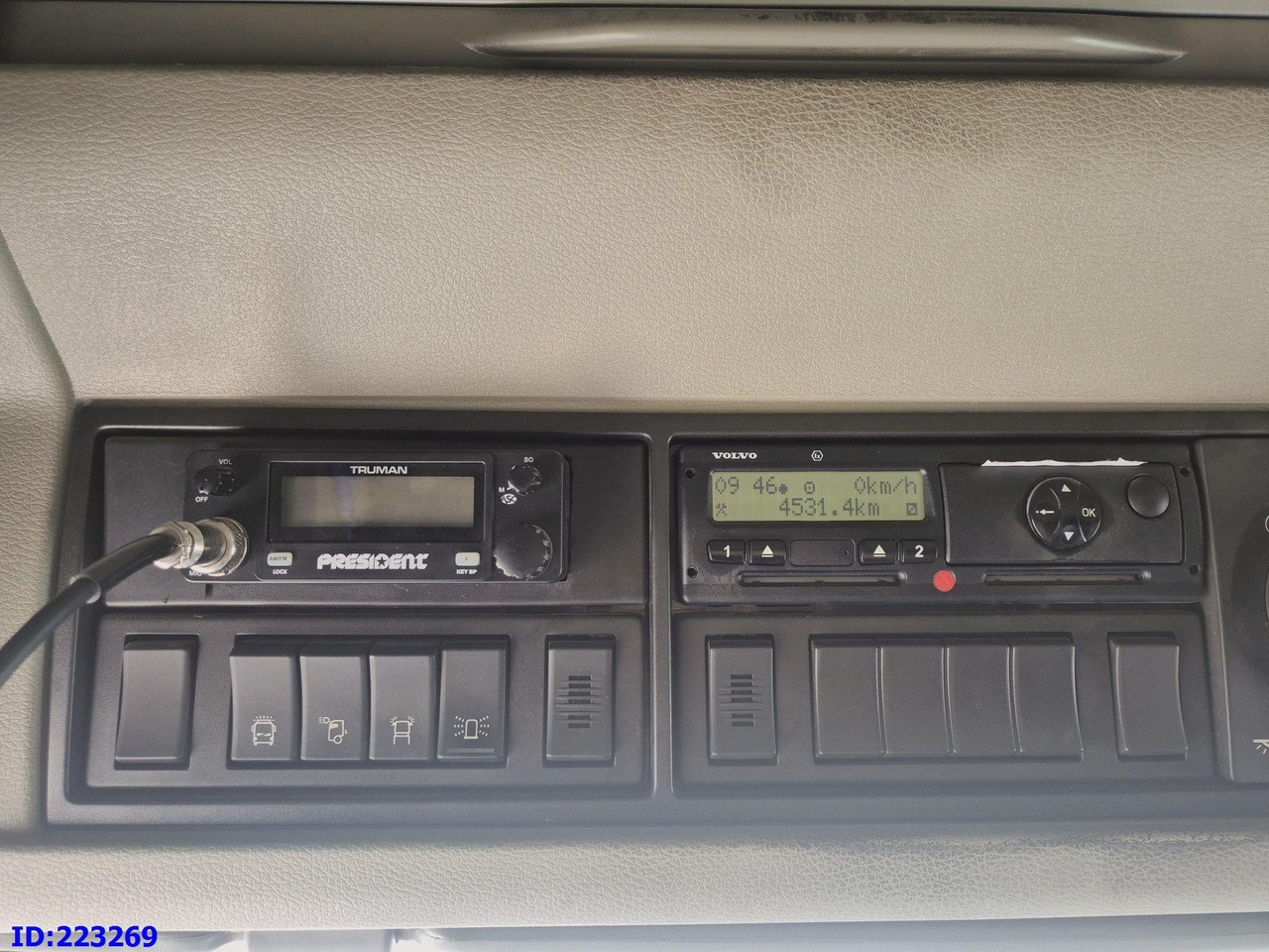 Cab chassis truck VOLVO FM13 500HP 8x2 (2 steering axels): picture 19 Cab chassis truck VOLVO FM13 500HP 8x2 (2 steering axels): picture 19