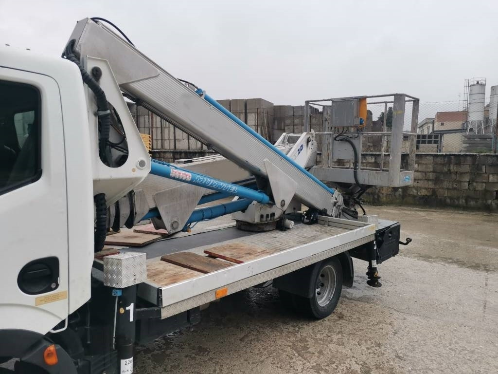 Truck mounted aerial platform Multitel MX 200: picture 10